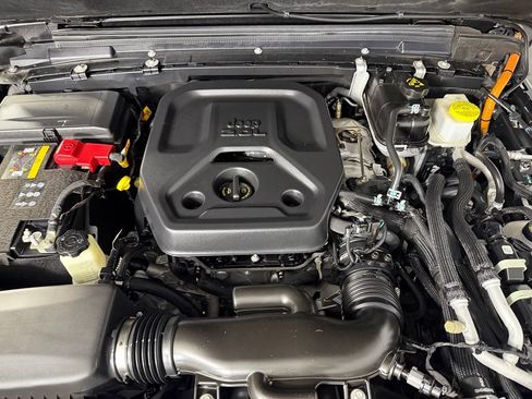Used 2023 Jeep Wrangler Unlimited Rubicon 4xe AWD/4WD image 39