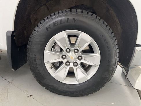 Used 2023 Chevrolet Silverado 1500 LT image 16