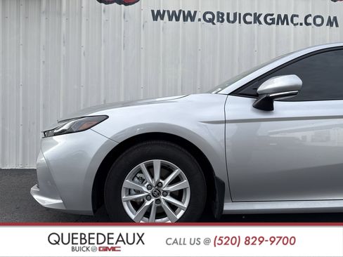 Used 2025 Toyota Camry LE image 4