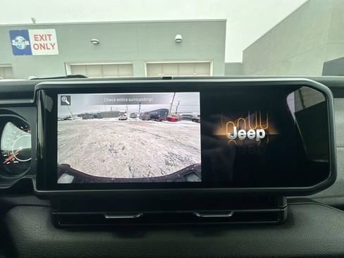 New 2026 Jeep Gladiator Sport AWD/4WD image 19