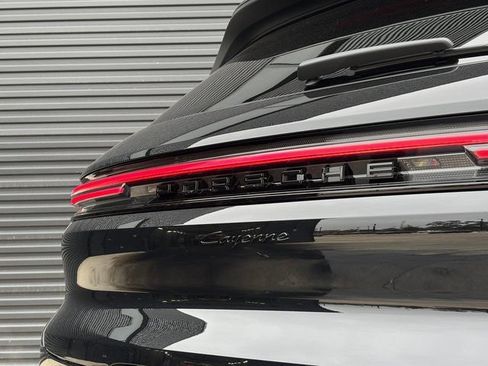 Certified 2026 Porsche Cayenne AWD/4WD image 27