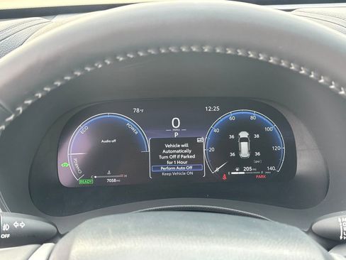 Used 2025 Toyota Highlander Limited image 18