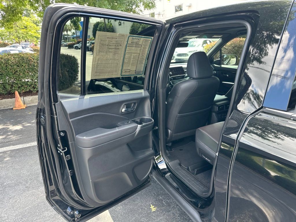 Certified 2024 Honda Ridgeline Black Edition image 13