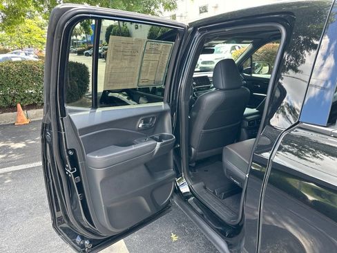 Certified 2024 Honda Ridgeline Black Edition image 13
