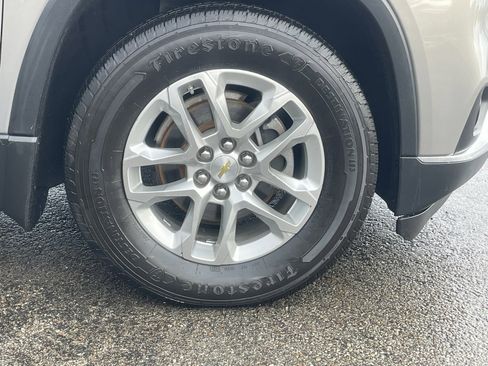 Used 2018 Chevrolet Traverse LT image 9