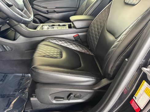 Used 2024 Ford Edge Titanium AWD/4WD image 4