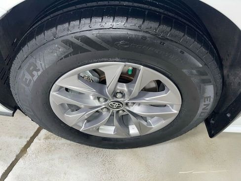 Used 2025 Toyota Sienna XLE w/ XLE Plus Package AWD/4WD image 10