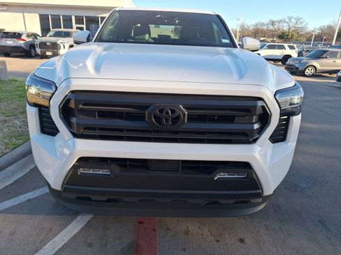 Used 2024 Toyota Tacoma SR5 image 9