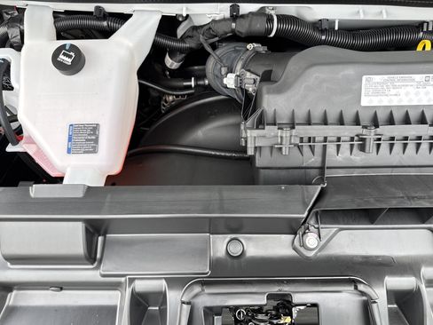 New 2025 GMC Savana 2500 w/ Driver Convenience Package image 28