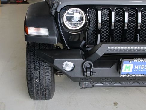 Used 2022 Jeep Wrangler Unlimited Sport AWD/4WD image 6