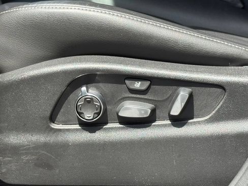Used 2020 Cadillac XT4 Premium Luxury AWD/4WD image 11