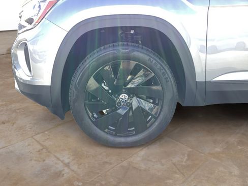 New 2026 Volkswagen Atlas SE image 11