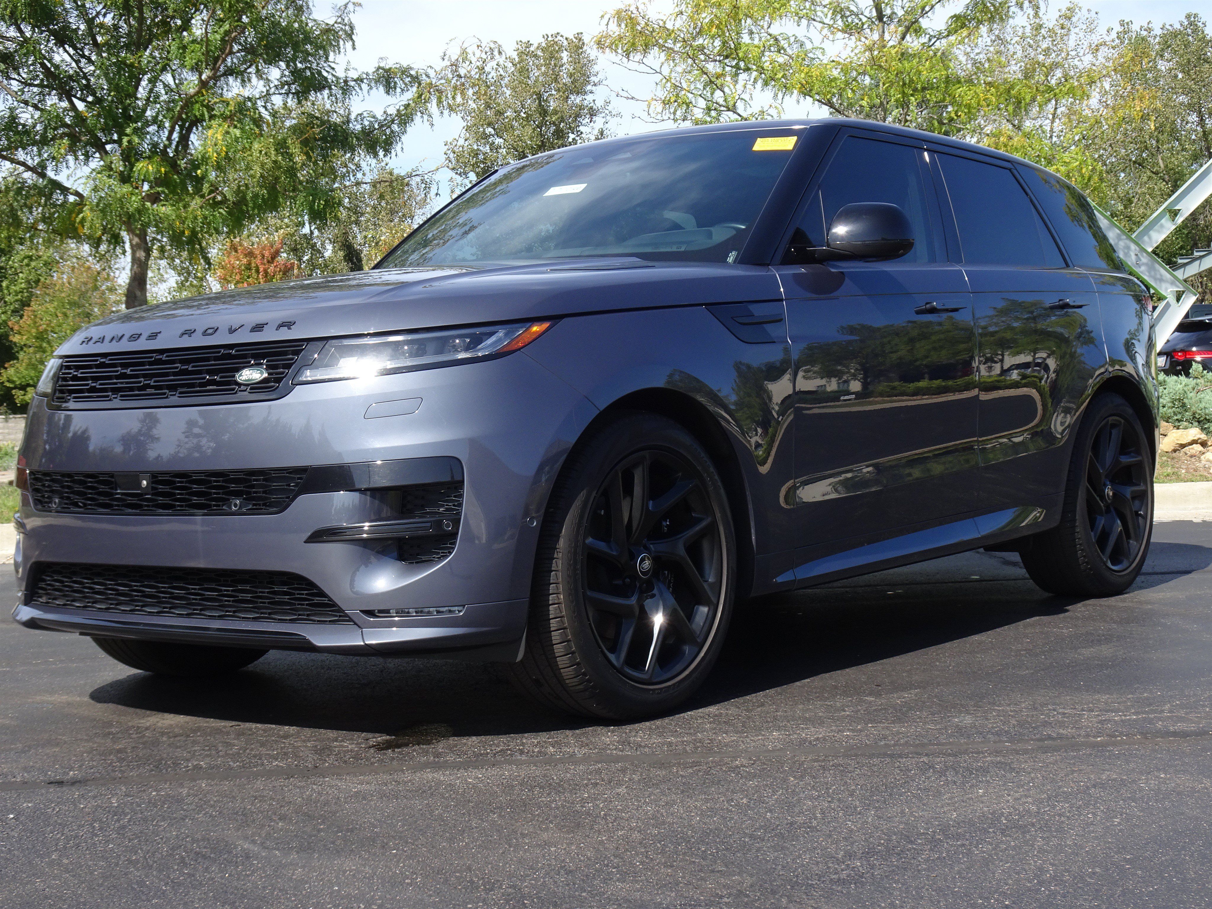 Certified 2024 Land Rover Range Rover Sport Dynamic SE AWD/4WD image 2
