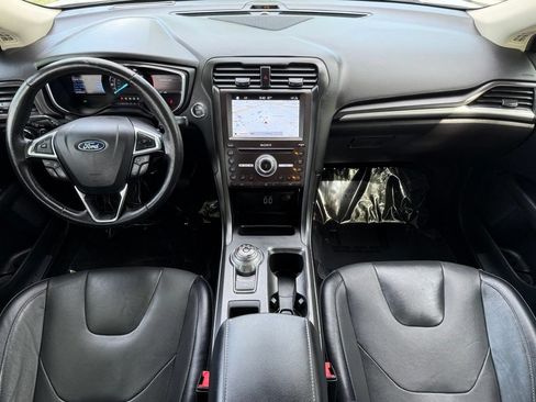 Used 2019 Ford Fusion Titanium AWD/4WD image 23