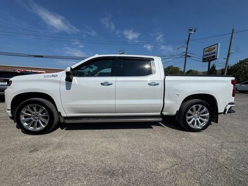 Used 2020 Chevrolet Silverado 1500 High Country w/ Technology Package AWD/4WD image 3