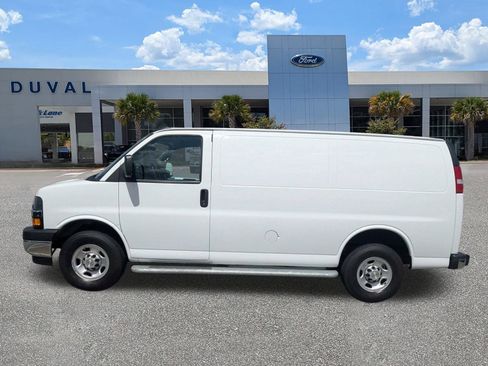Used 2024 Chevrolet Express 2500 w/ Driver Convenience Package RWD image 7