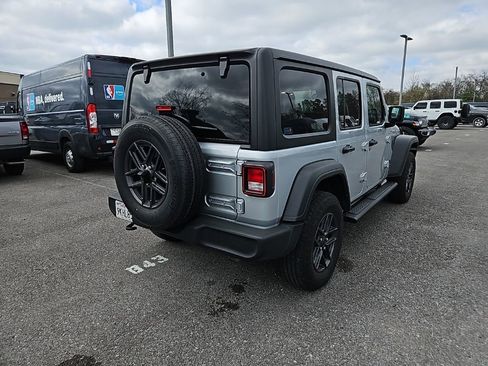 Used 2024 Jeep Wrangler Sport S image 7
