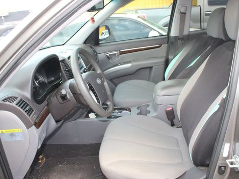 Used 2012 Hyundai Santa Fe GLS FWD image 3