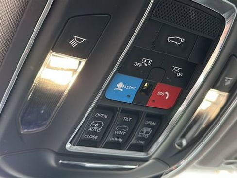 Used 2023 Jeep Grand Cherokee 30th Anniversary image 25