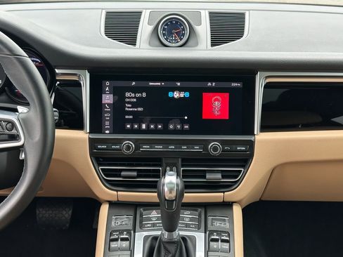 Used 2019 Porsche Macan AWD/4WD image 24