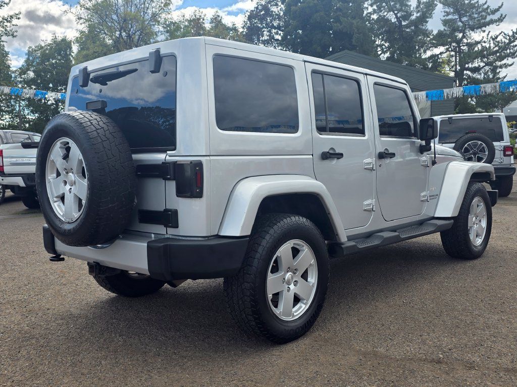 Used 2011 Jeep Wrangler Unlimited Sahara w/ Connectivity Group AWD/4WD image 26