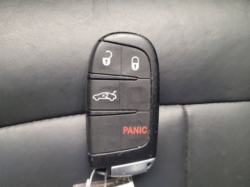 Used 2016 Chrysler 200 Limited Platinum image 32