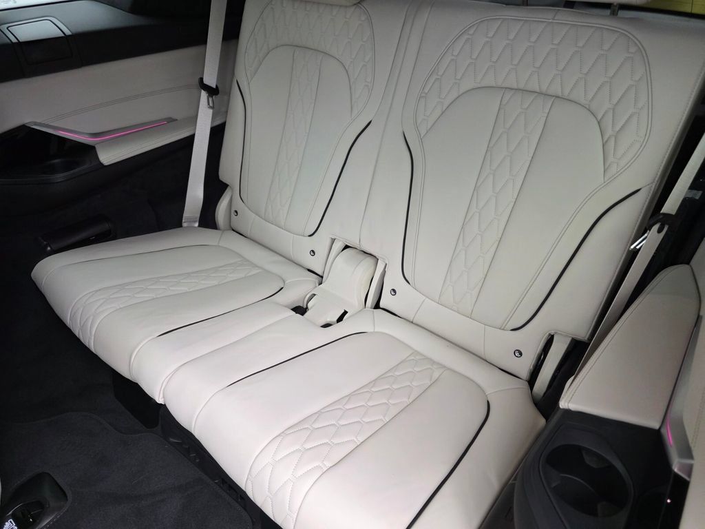 New 2026 BMW ALPINA XB7 AWD/4WD image 11