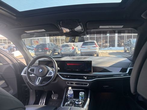 Used 2025 BMW X5 M60i w/ Executive Package image 8