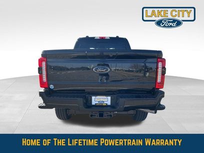 New 2026 Ford F350 Lariat w/ Black Appearance Package