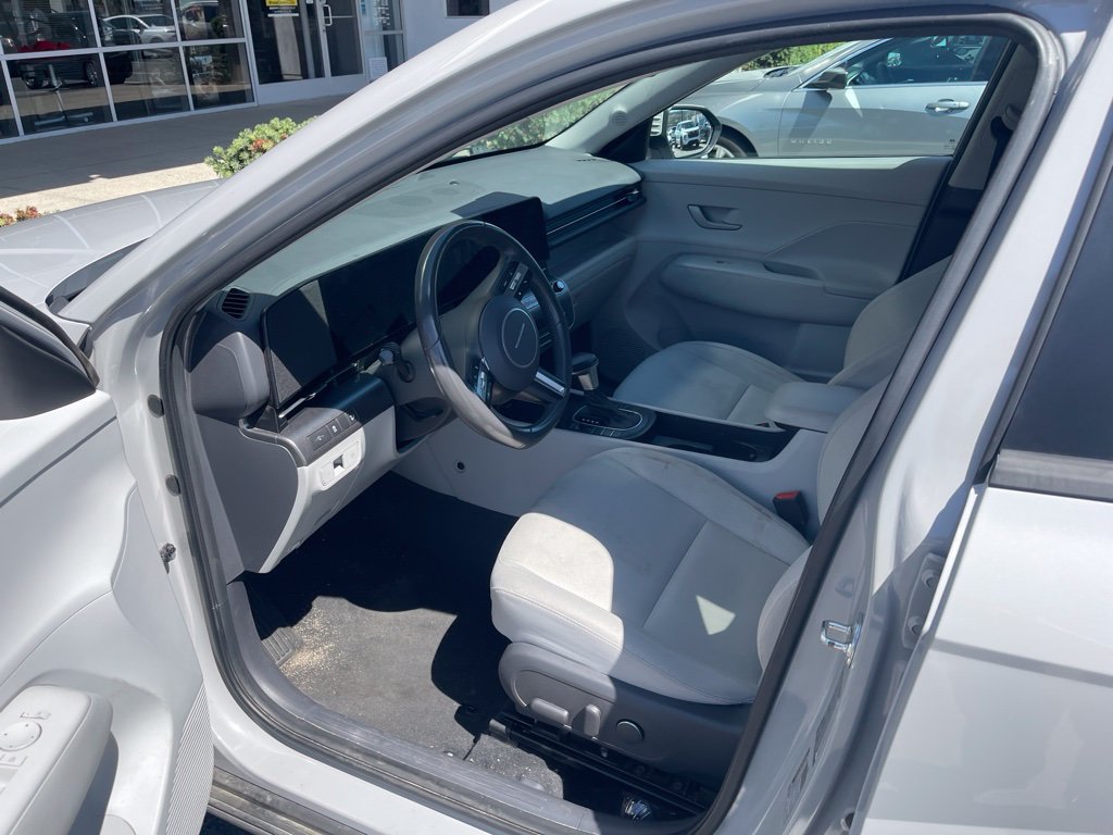 Used 2024 Hyundai Kona SEL AWD/4WD image 5