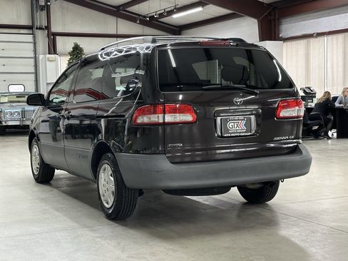 Used 2002 Toyota Sienna CE image 4