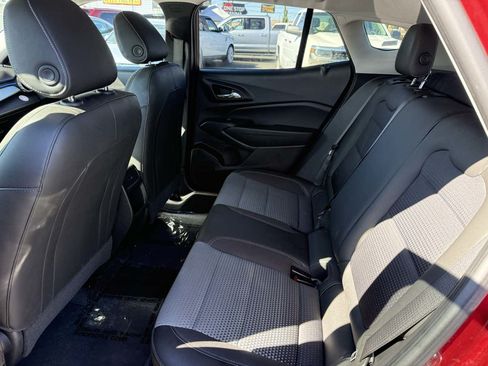 Used 2025 Chevrolet Trax LT w/ LT Convenience Package FWD image 12
