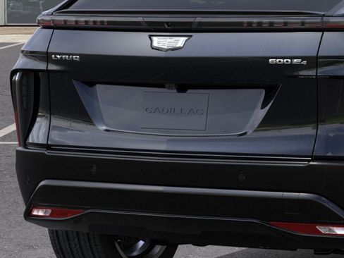 New 2026 Cadillac Lyriq Signature Sport AWD/4WD image 14