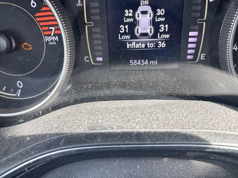 Used 2019 Jeep Cherokee Latitude Plus w/ Cold Weather Group AWD/4WD image 13