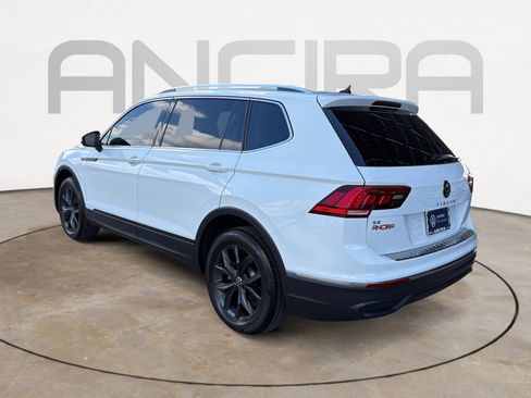Used 2024 Volkswagen Tiguan SE w/ MDO Package, Three-Row FWD image 8
