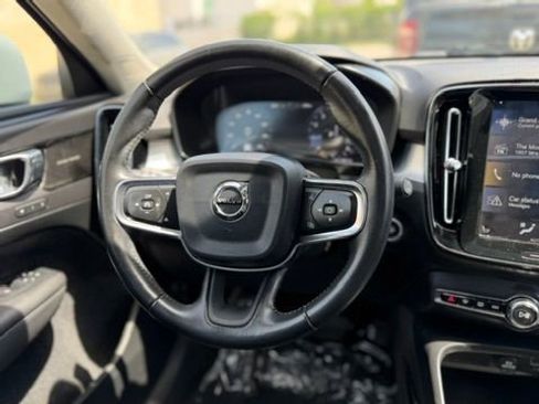 Used 2019 Volvo XC40 T5 Momentum AWD/4WD image 34