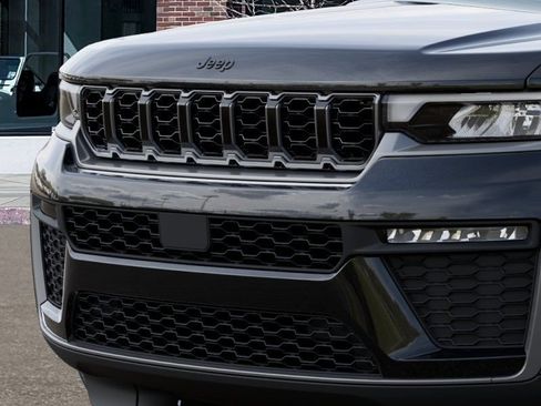 New 2026 Jeep Grand Cherokee Limited w/ Limited Altitude Package AWD/4WD image 11