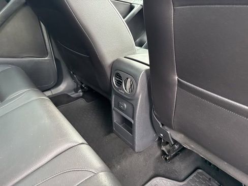 Used 2017 Volkswagen Tiguan Wolfsburg Edition image 17