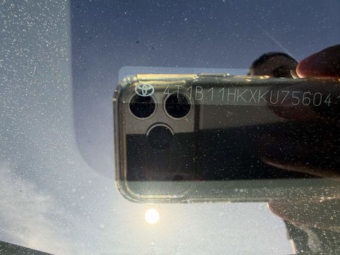 Used 2019 Toyota Camry SE image 22