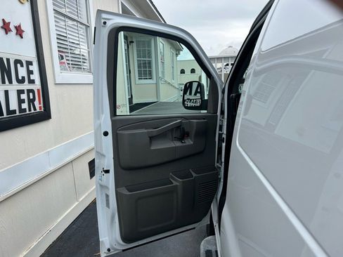 Used 2023 Chevrolet Express 2500 w/ Driver Convenience Package image 8