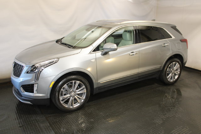 Certified 2024 Cadillac XT5 Premium Luxury AWD/4WD image 2