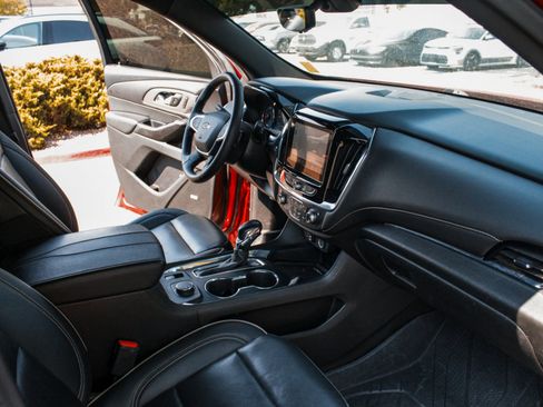 Used 2022 Chevrolet Traverse Premier w/ Redline Edition AWD/4WD image 31