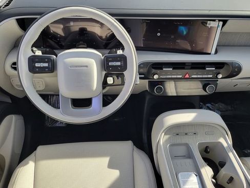 Used 2026 Hyundai Palisade Calligraphy image 4