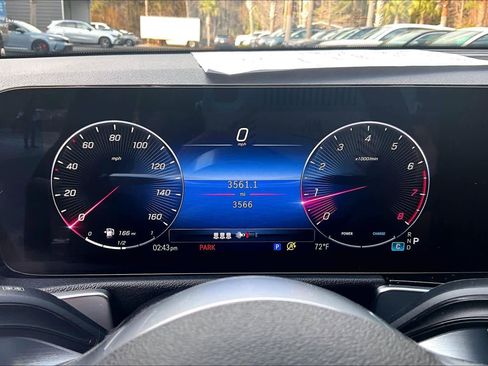 Used 2026 Mercedes-Benz GLB 250 4MATIC image 25