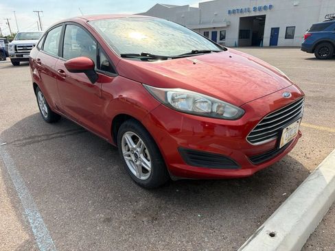 Used 2018 Ford Fiesta SE FWD image 1
