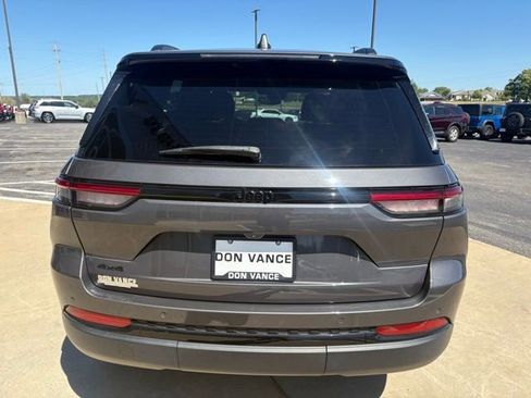 Used 2022 Jeep Grand Cherokee Altitude image 5