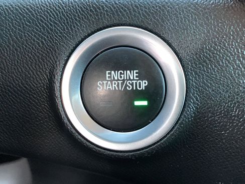 Used 2024 GMC Terrain SLT image 9