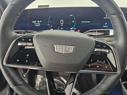 Used 2025 Cadillac Lyriq Luxury AWD/4WD image 23