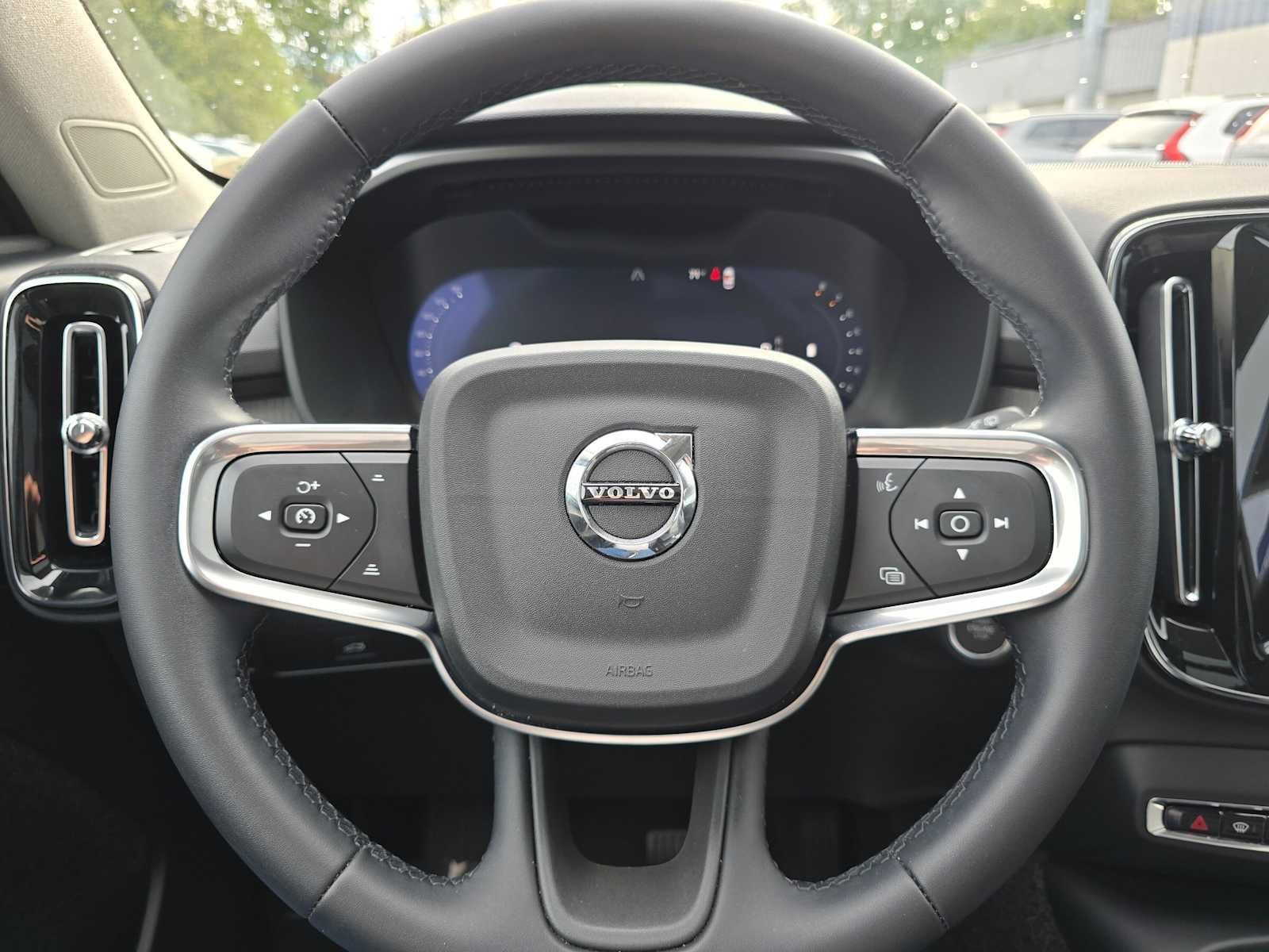 Used 2026 Volvo XC40 B5 Ultra w/ Climate Package AWD/4WD image 24