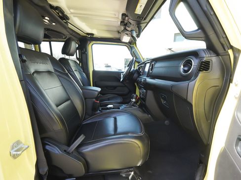 Used 2023 Jeep Wrangler Unlimited Sahara w/ Cold Weather Group image 39